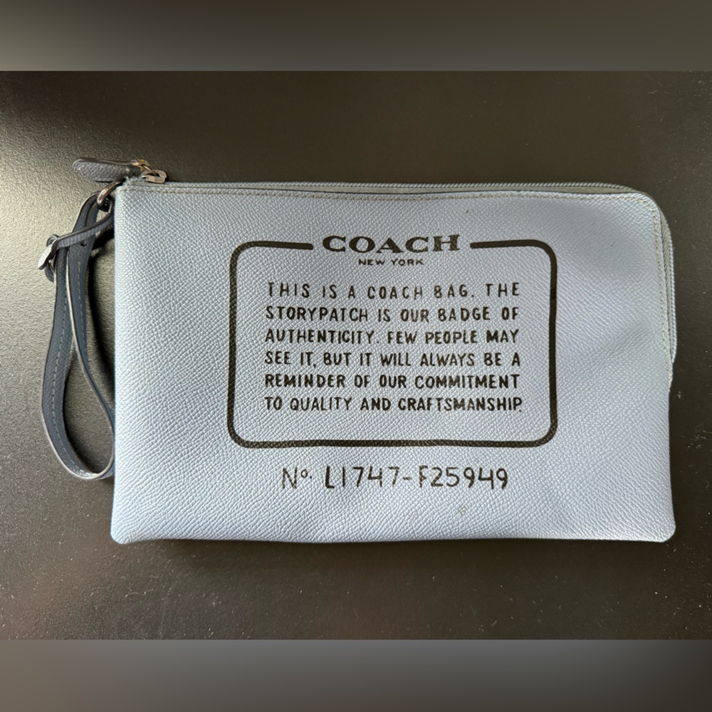 Coach Storypatch Leather Corner Zip
Wristlet Pouch Clutch